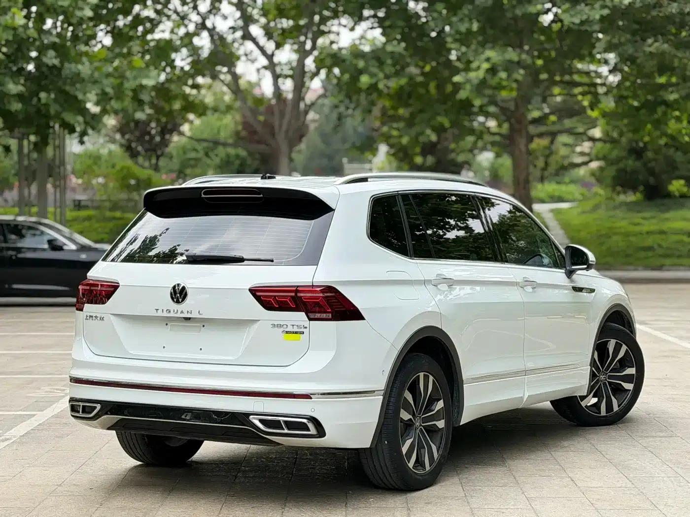 Tiguan L 2024 380TSI Automatic 4WD R-Line Premium Edition 7-Seater — миниатюра 3
