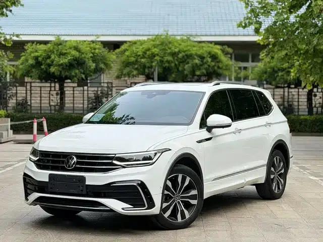 Tiguan L 2024 380TSI Automatic 4WD R-Line Premium Edition 7-Seater