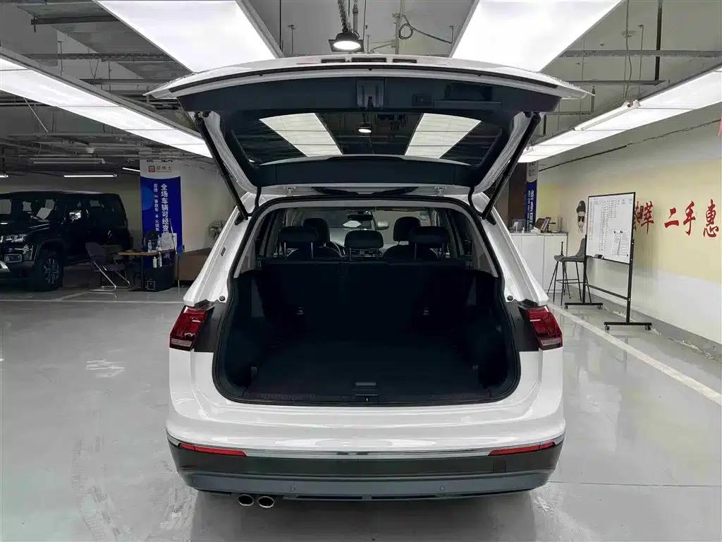 Tiguan L 2017 330TSI Automatic 2WD Luxury Edition — миниатюра 11
