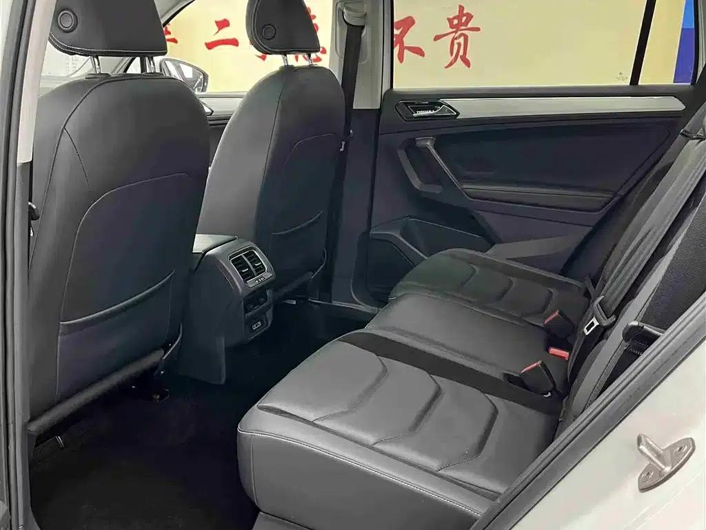 Tiguan L 2017 330TSI Automatic 2WD Luxury Edition — миниатюра 9