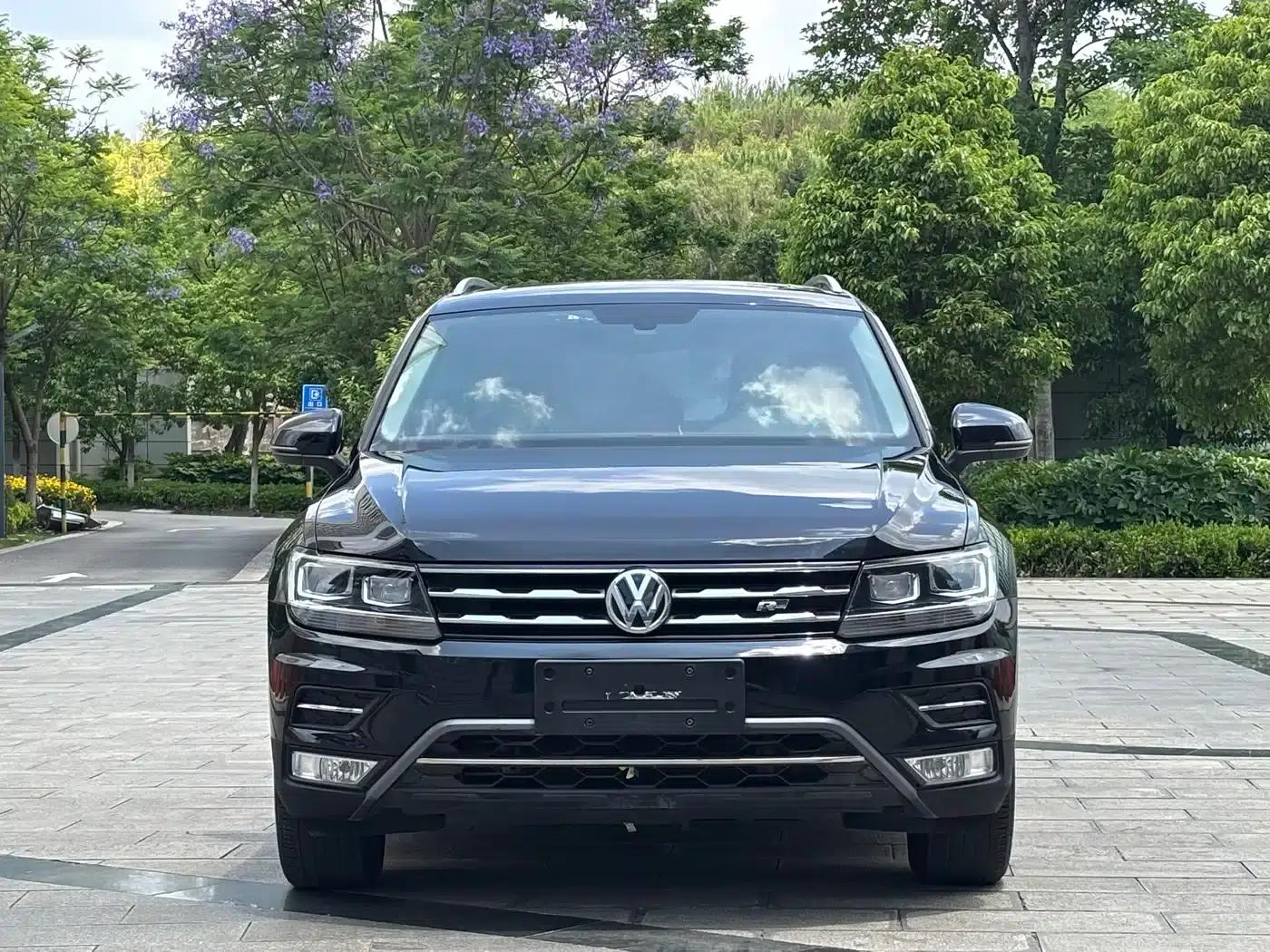Tiguan L 2018 Facelift 330TSI Automatic 2WD Luxury Edition — миниатюра 2