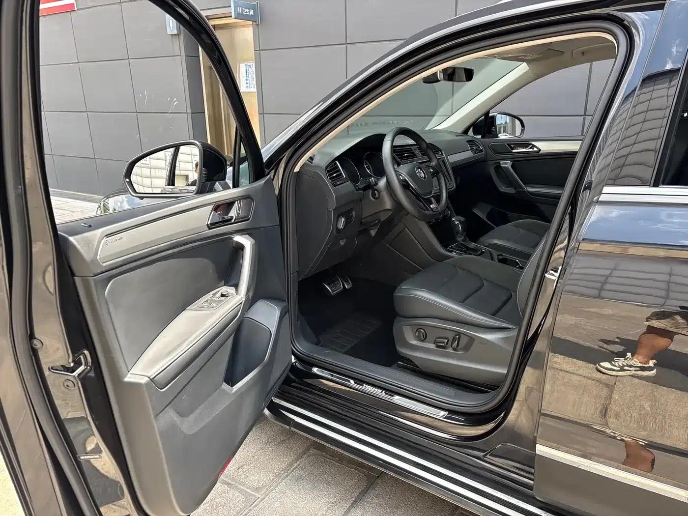 Tiguan L 2018 Facelift 330TSI Automatic 2WD Luxury Edition — миниатюра 12