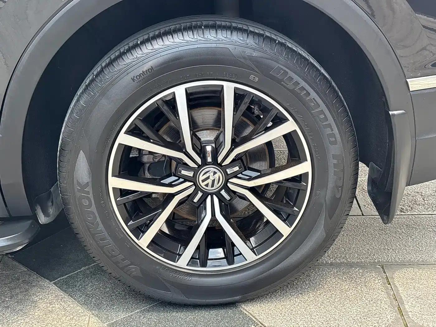 Tiguan L 2018 Facelift 330TSI Automatic 2WD Luxury Edition — миниатюра 9