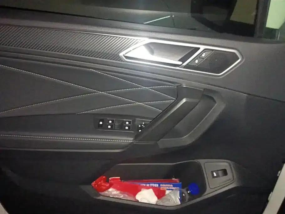 Tiguan L 2022 330TSI Automatic 2WD R-Line Premium Edition — миниатюра 7