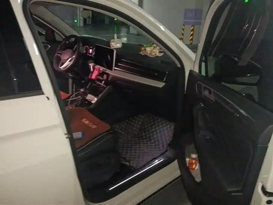 Tiguan L 2022 330TSI Automatic 2WD R-Line Premium Edition — миниатюра 8
