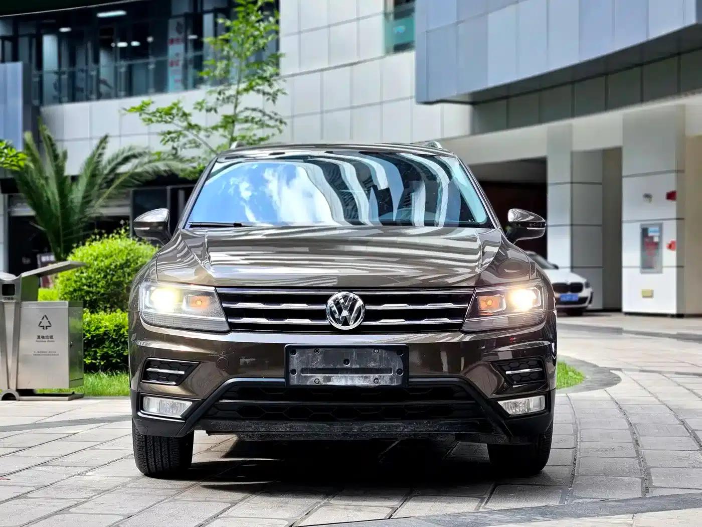 Tiguan L 2017 330TSI Automatic 2WD Comfort Edition — миниатюра 2