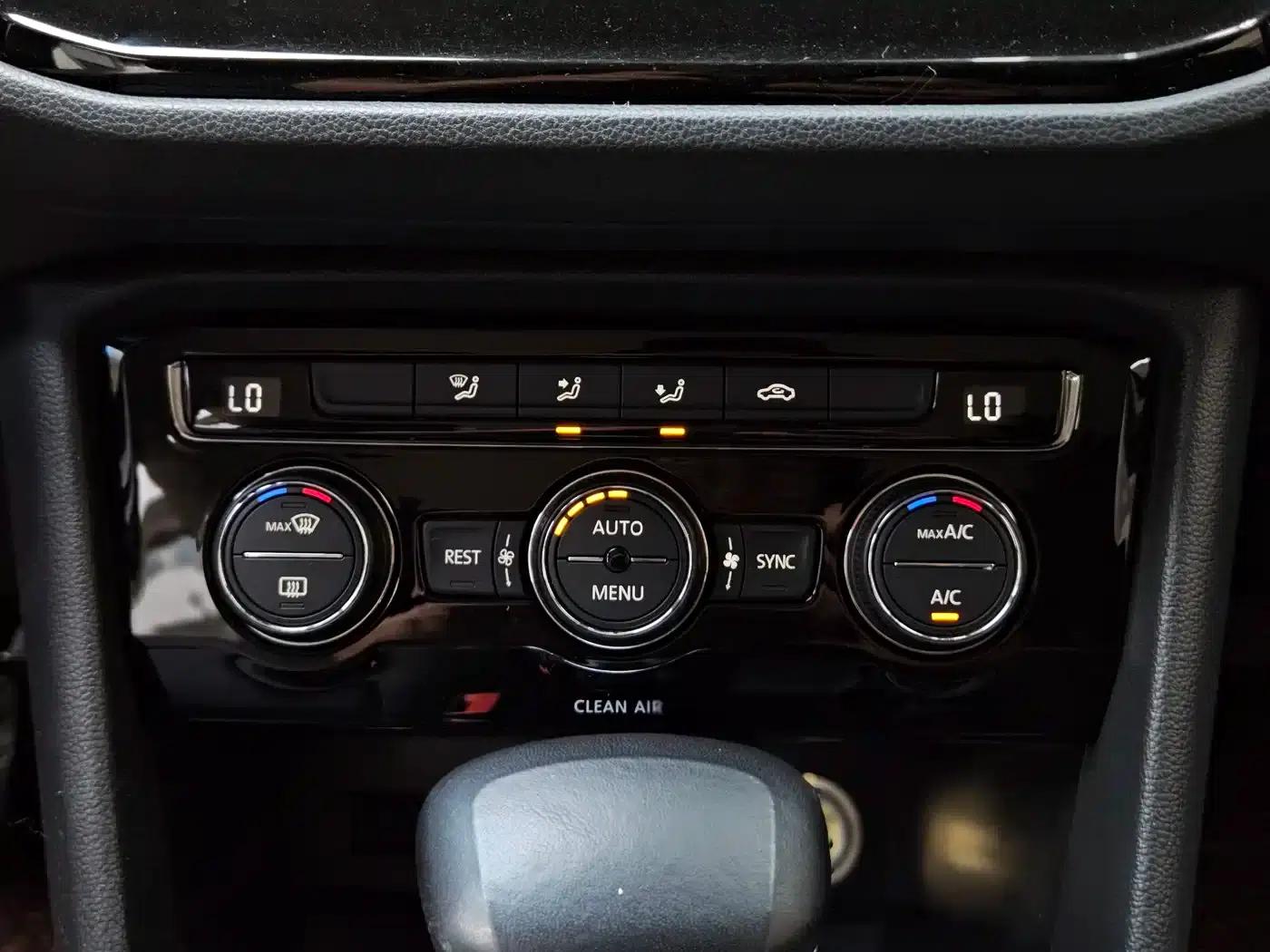 Tiguan L 2017 330TSI Automatic 2WD Comfort Edition — миниатюра 17