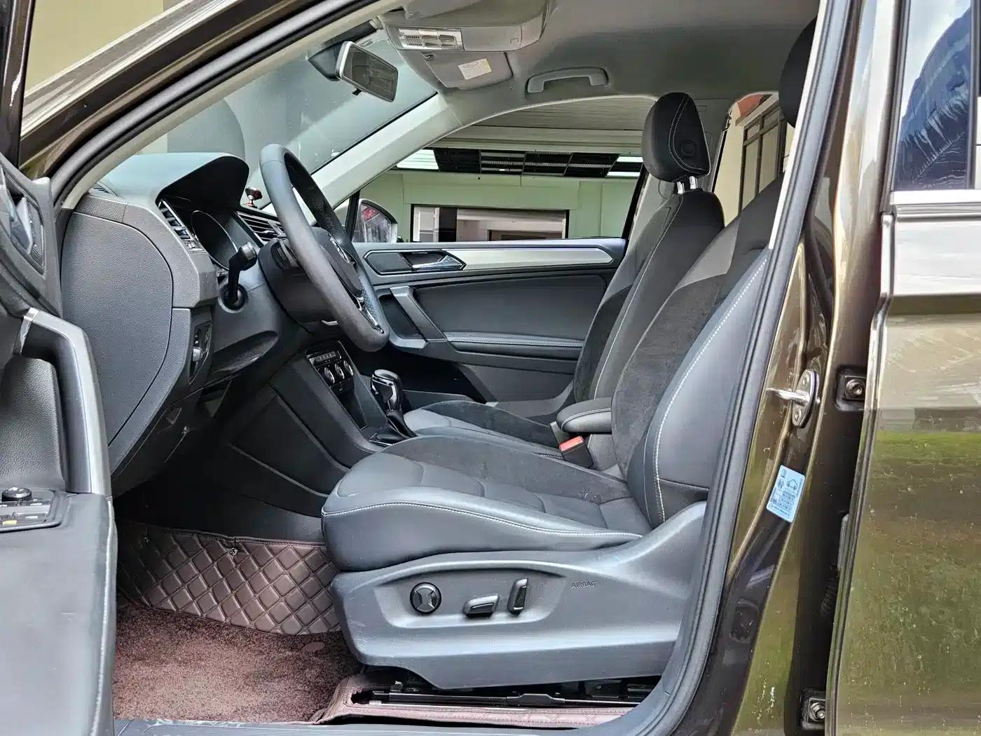 Tiguan L 2017 330TSI Automatic 2WD Comfort Edition — миниатюра 4