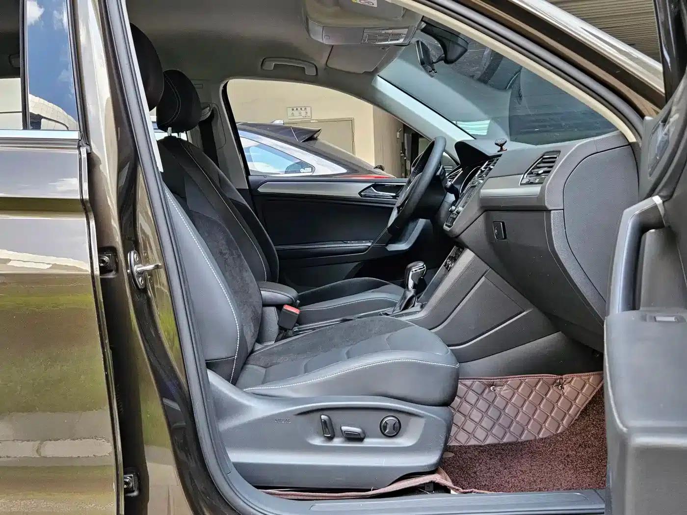 Tiguan L 2017 330TSI Automatic 2WD Comfort Edition — миниатюра 6