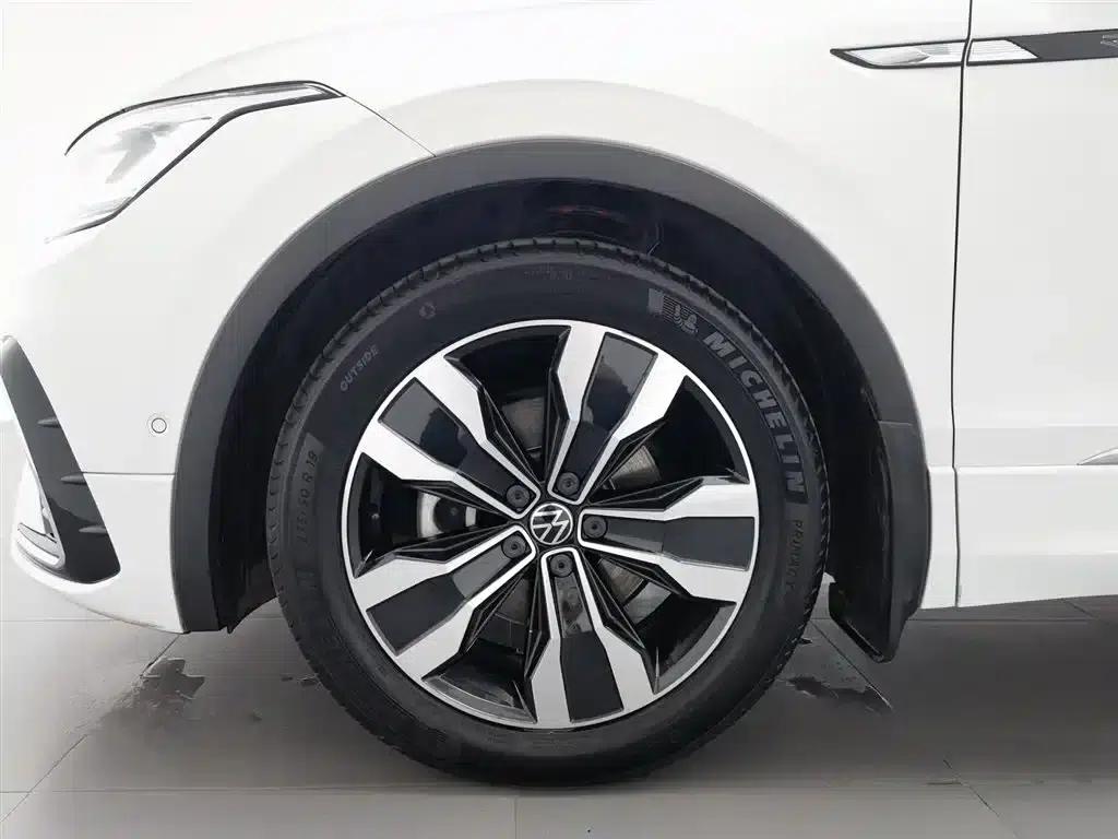 Tiguan L 2023 330TSI Automatic 2WD R-Line Flagship Edition — миниатюра 17