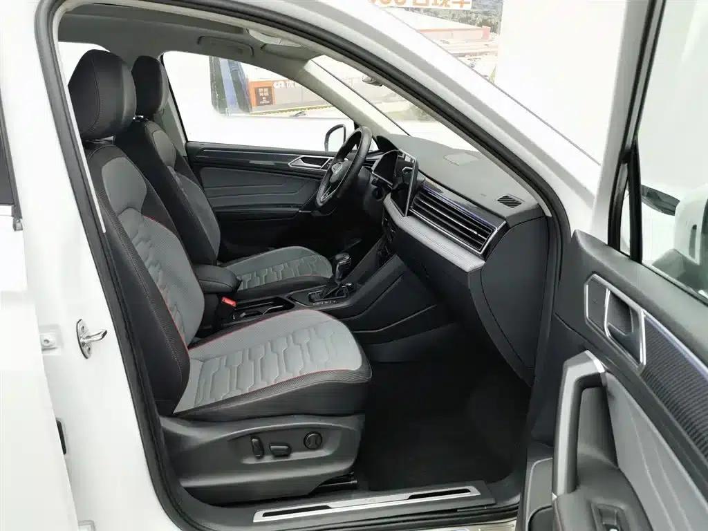 Tiguan L 2023 330TSI Automatic 2WD R-Line Flagship Edition — миниатюра 23