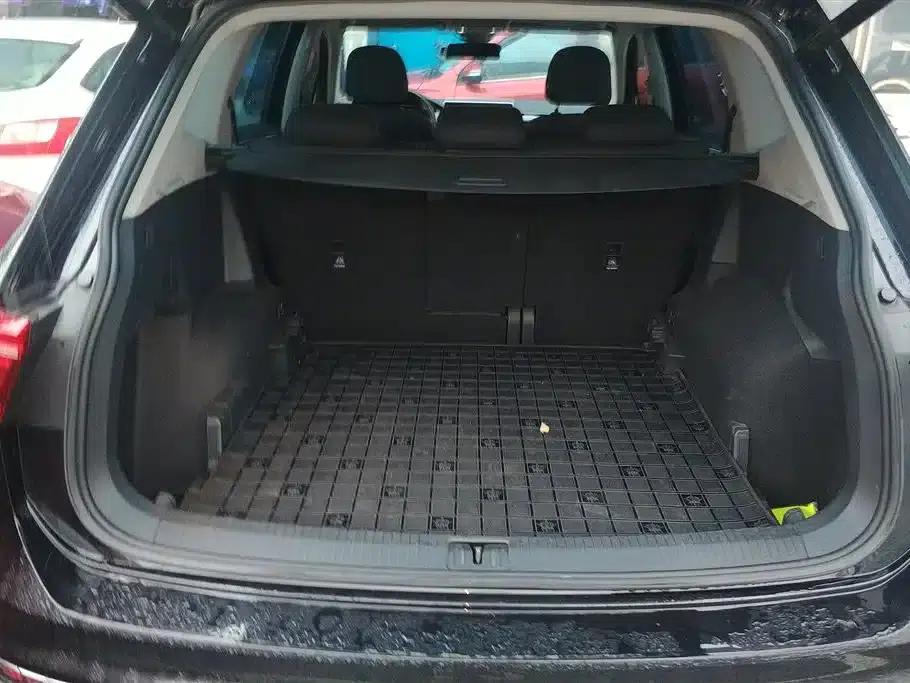 Tiguan L 2022 330TSI Automatic 2WD R-Line Premium Edition — миниатюра 4