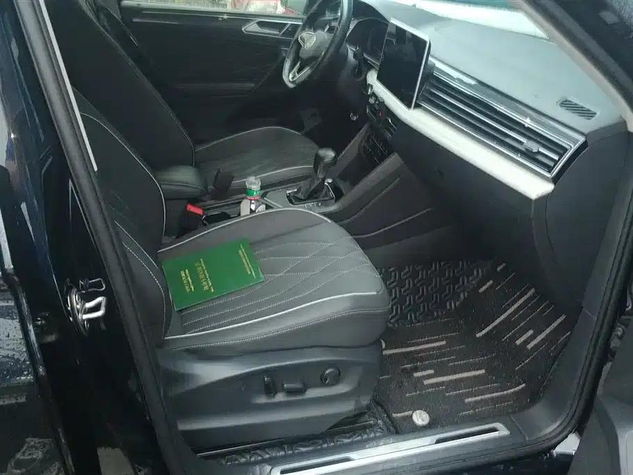 Tiguan L 2022 330TSI Automatic 2WD R-Line Premium Edition — миниатюра 8