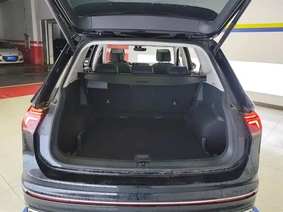 Tiguan L 2024 330TSI Automatic 2WD R-Line Premium Edition — миниатюра 4