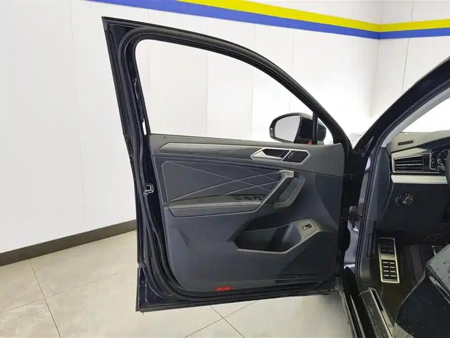 Tiguan L 2024 330TSI Automatic 2WD R-Line Premium Edition — миниатюра 7