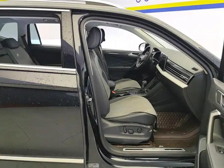 Tiguan L 2024 330TSI Automatic 2WD R-Line Premium Edition — миниатюра 8