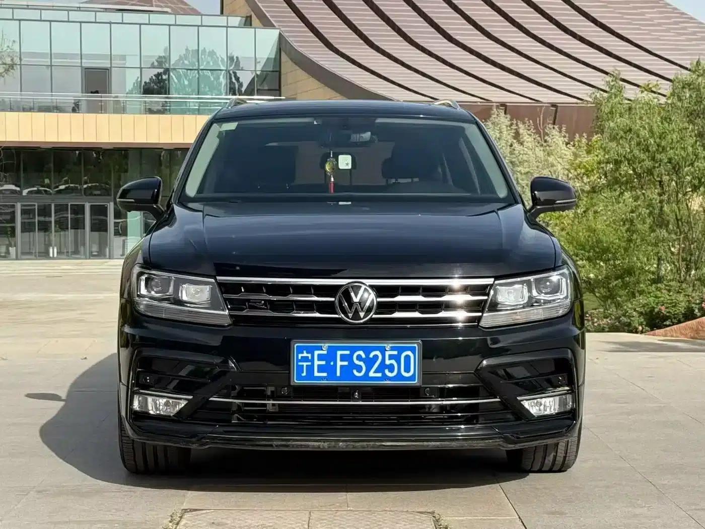 Tiguan L 2021 330TSI Automatic 2WD R-Line Premium Edition — миниатюра 2