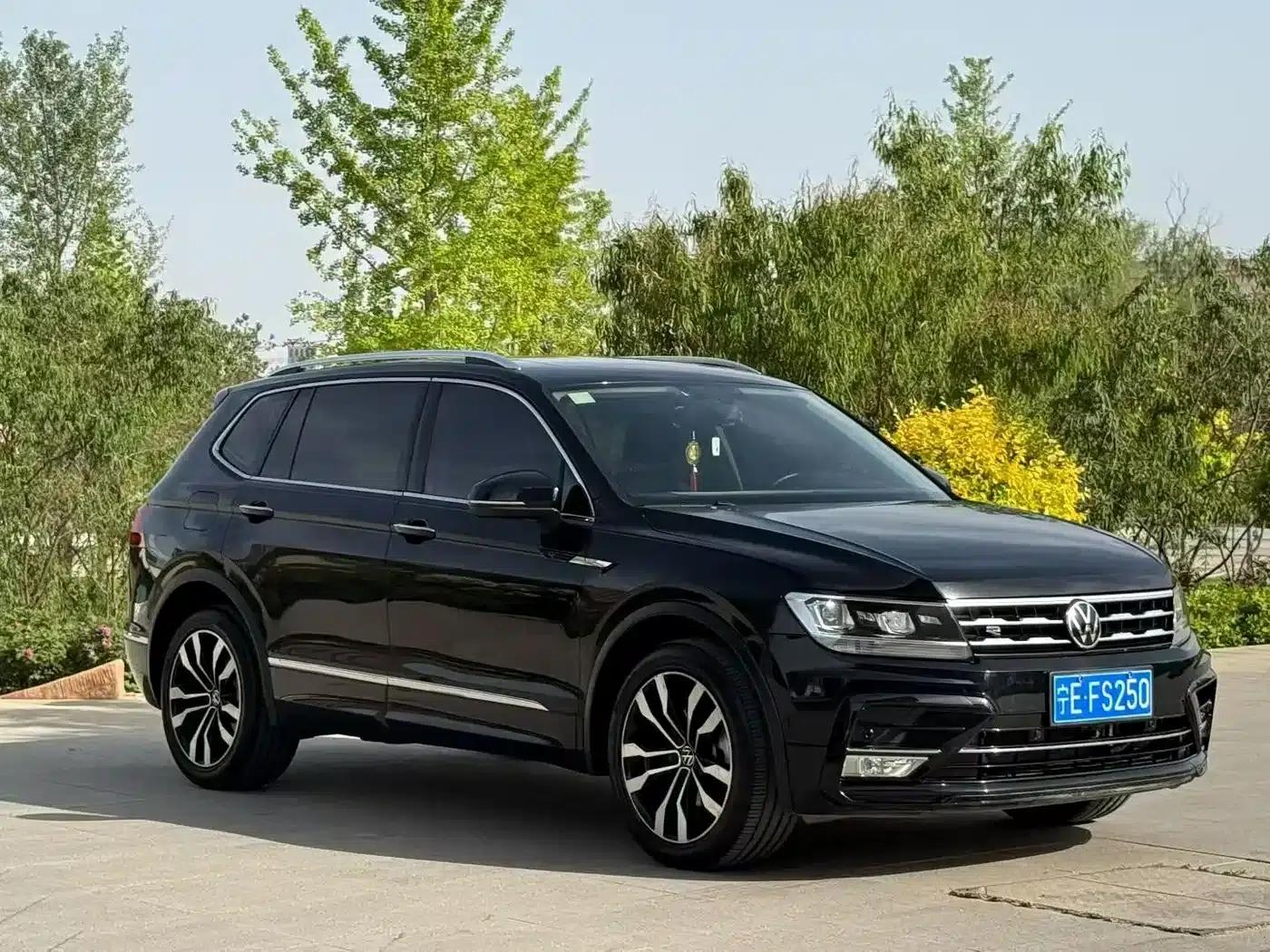 Tiguan L 2021 330TSI Automatic 2WD R-Line Premium Edition — миниатюра 3