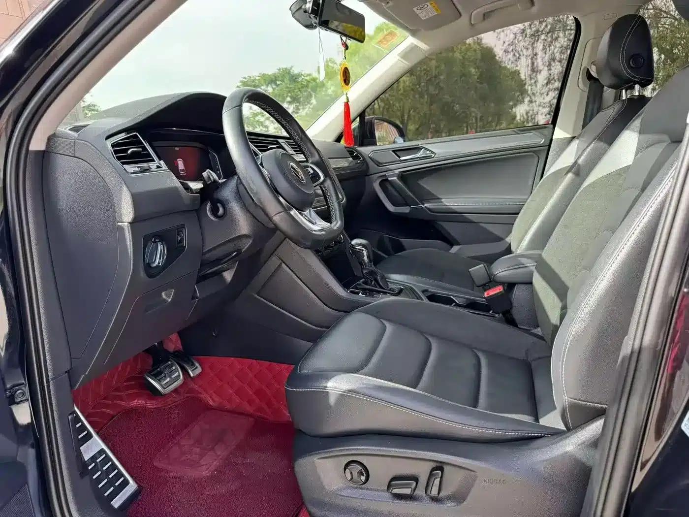 Tiguan L 2021 330TSI Automatic 2WD R-Line Premium Edition — миниатюра 4