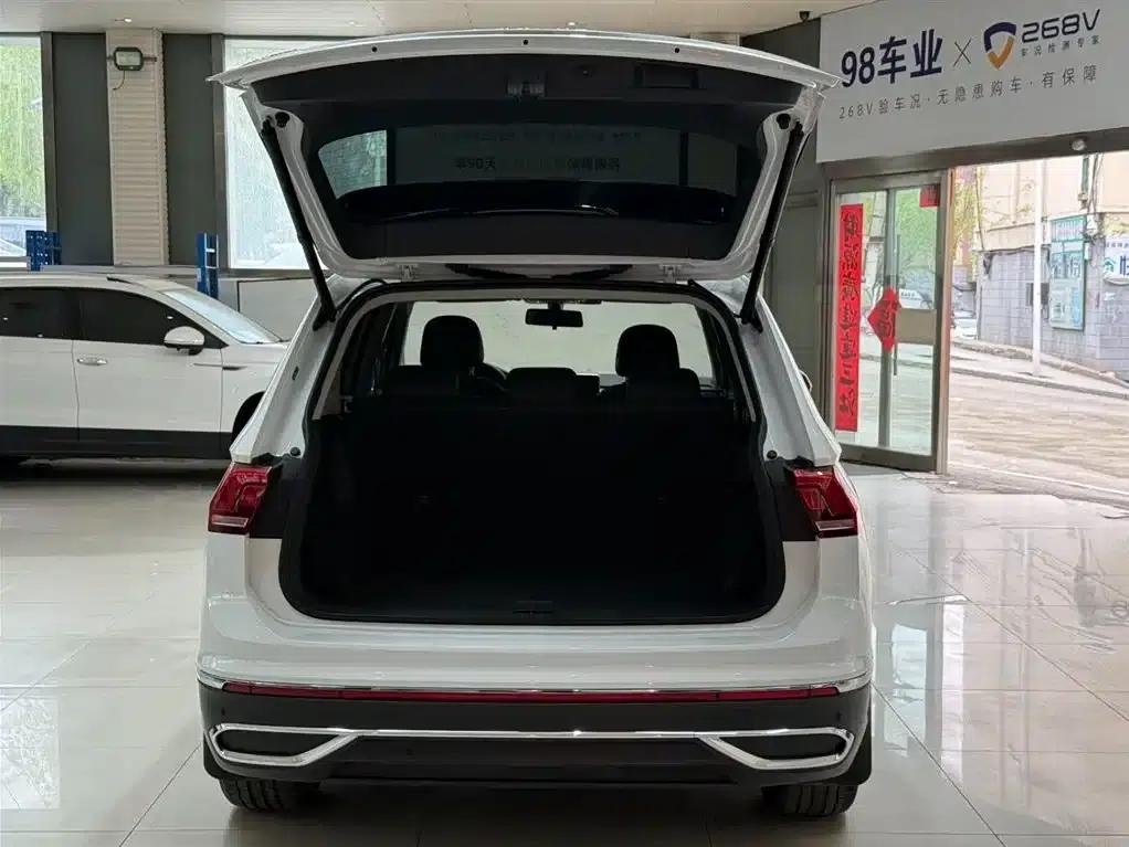 Tiguan L 2023 280TSI Automatic 2WD Trendy Limited Edition — миниатюра 23