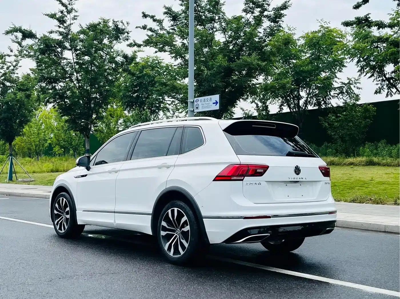 Tiguan L 2021 330TSI Automatic 2WD R-Line Premium Edition — миниатюра 9