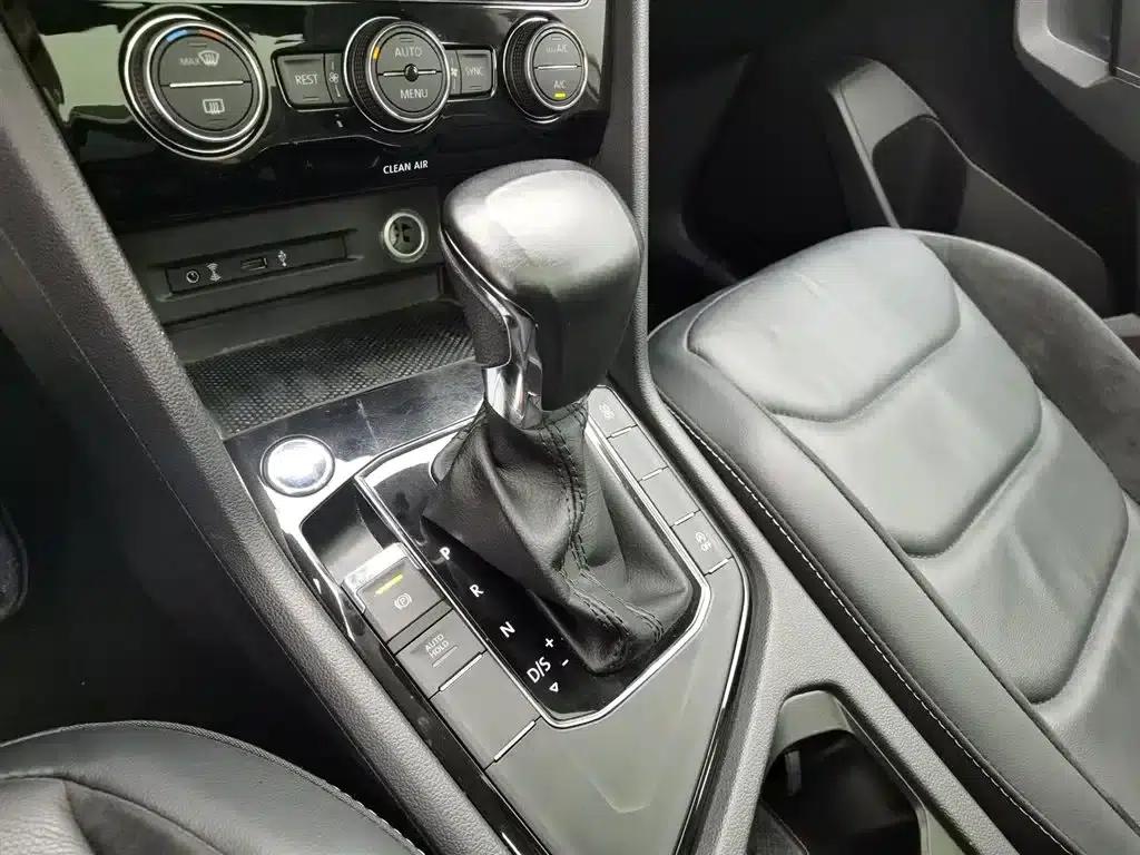 Tiguan L 2018 330TSI Automatic 2WD Luxury Edition — миниатюра 13