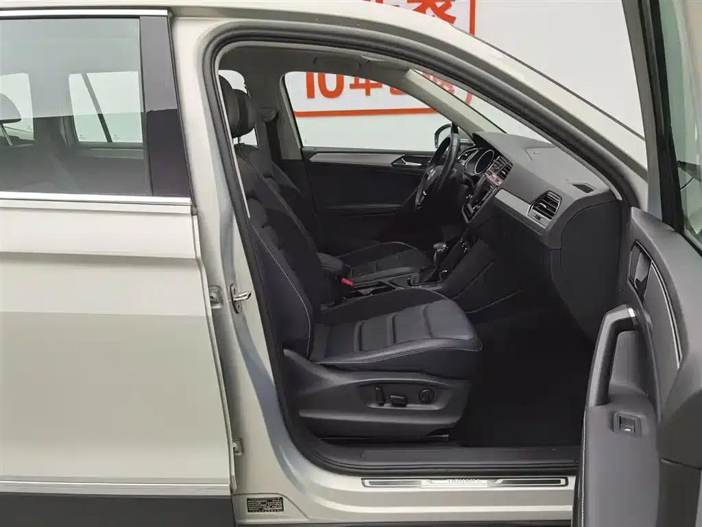 Tiguan L 2018 330TSI Automatic 2WD Luxury Edition — миниатюра 23