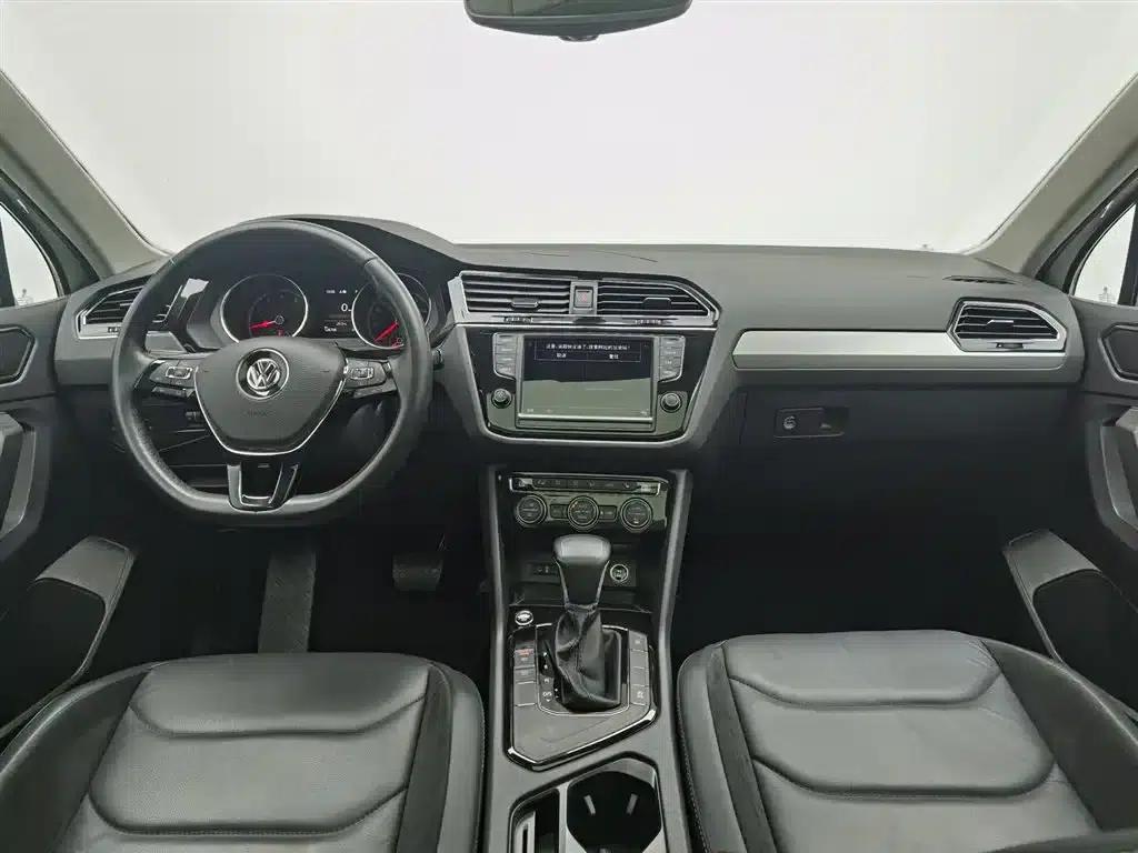 Tiguan L 2018 330TSI Automatic 2WD Luxury Edition — миниатюра 5