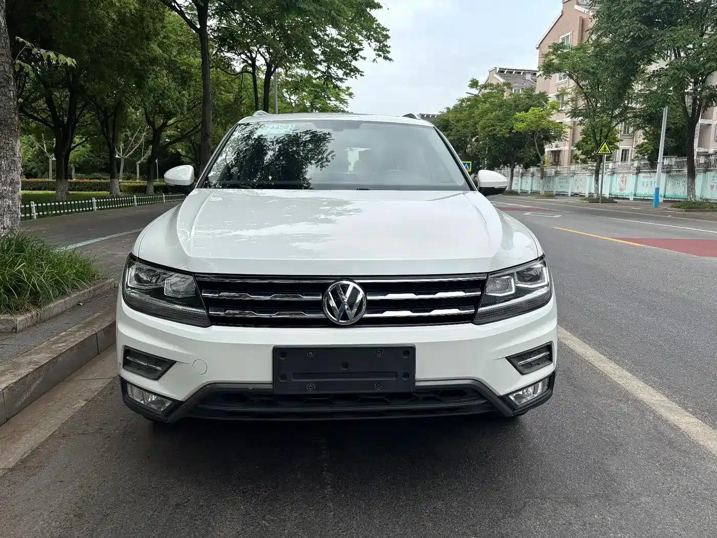 Tiguan L 2018 330TSI Automatic 2WD Luxury Edition — миниатюра 2
