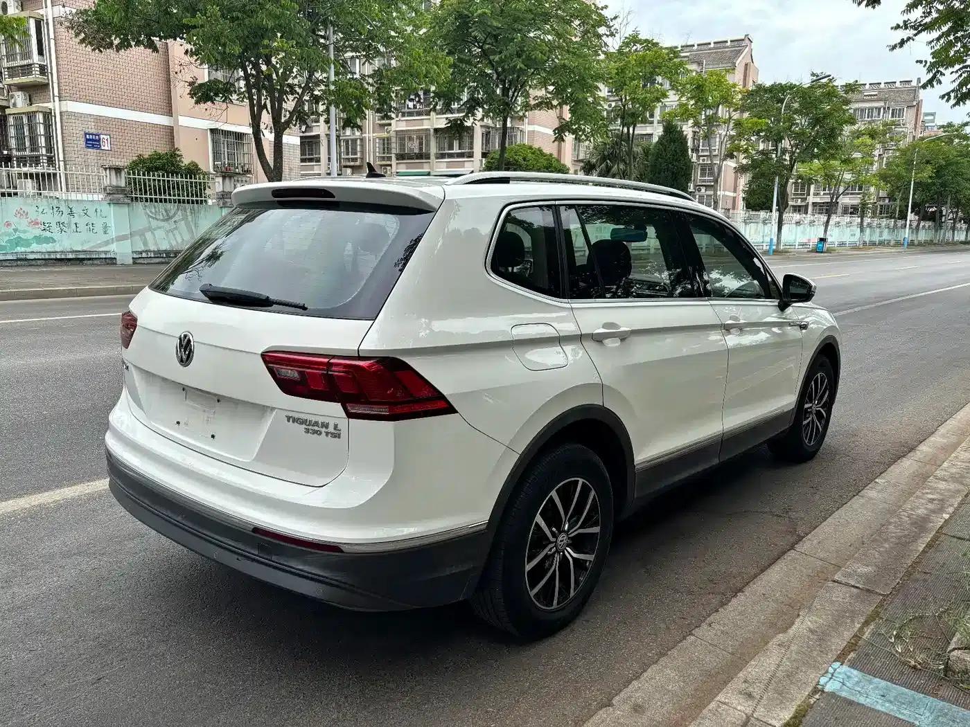 Tiguan L 2018 330TSI Automatic 2WD Luxury Edition — миниатюра 7
