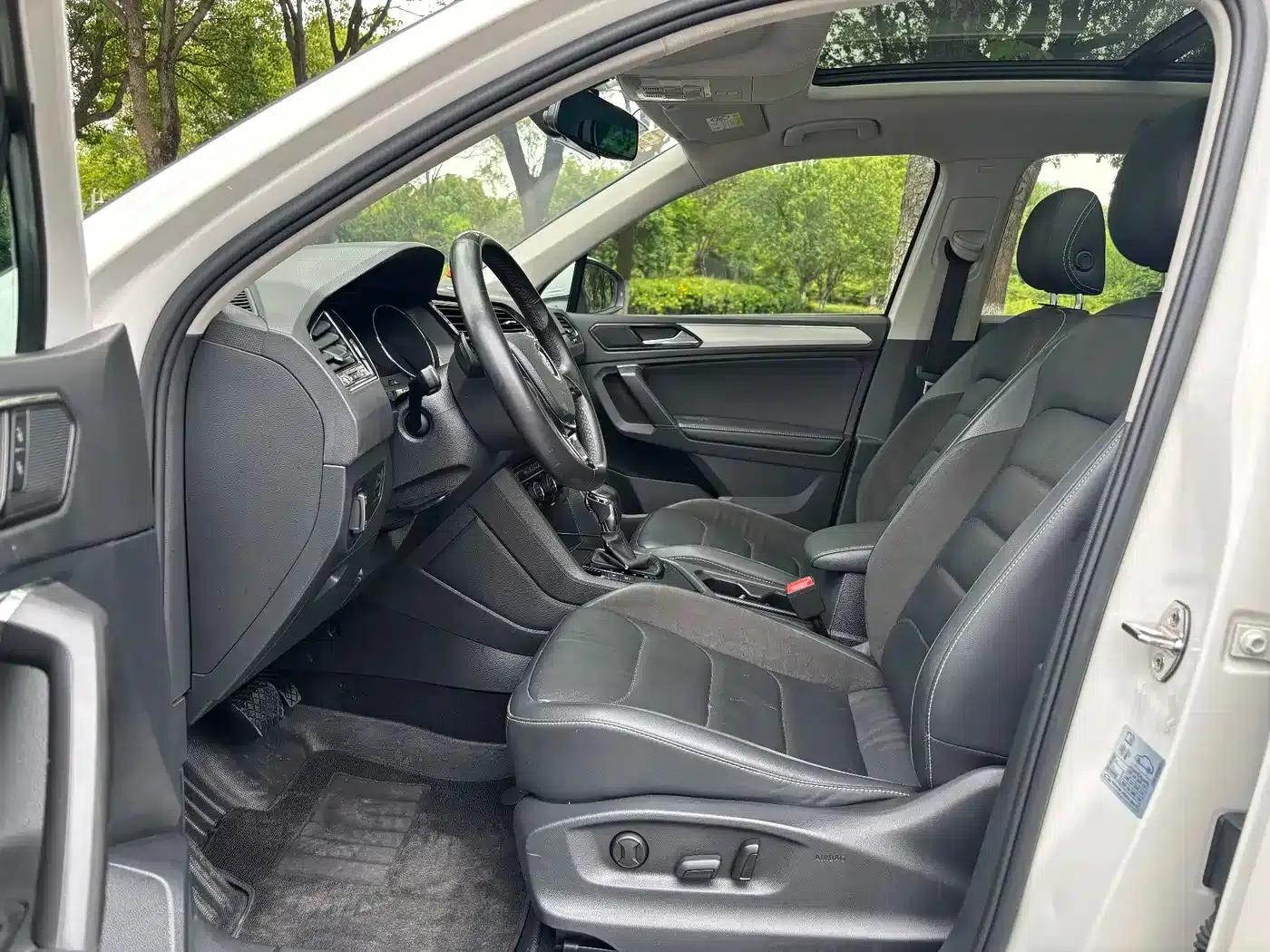 Tiguan L 2018 330TSI Automatic 2WD Luxury Edition — миниатюра 8