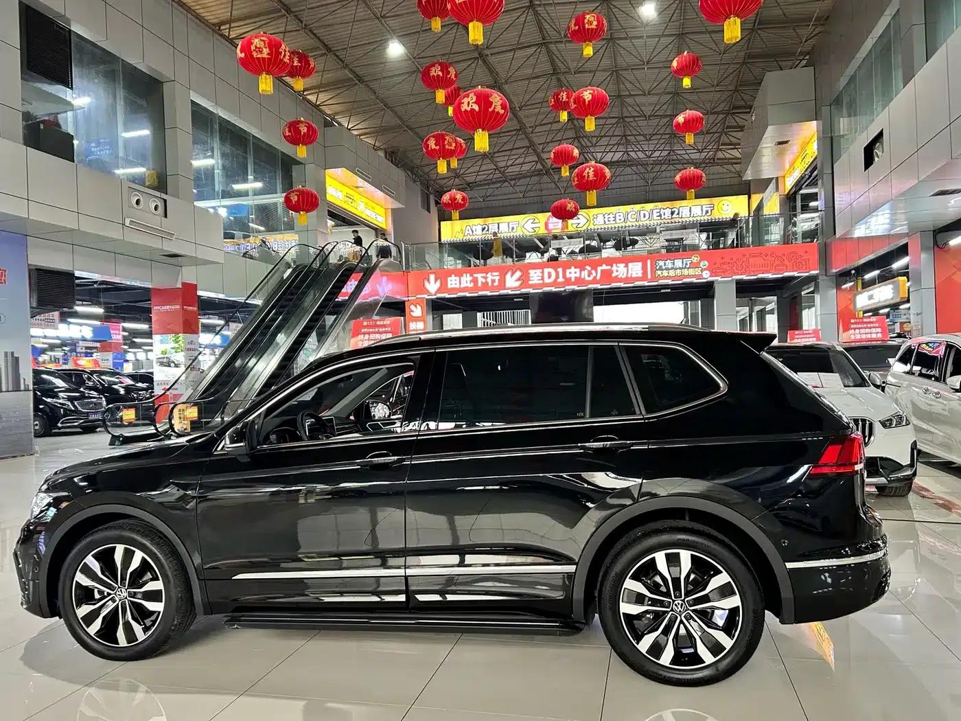 Tiguan L 2024 Outstanding Edition 330TSI Automatic 2WD R-Line Dragon Edition — миниатюра 11