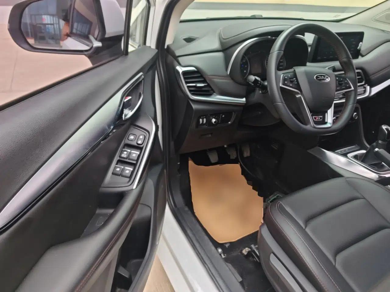 JAC Group Refine R3 2018 1.6L Manual Luxury Sunroof Model — миниатюра 18