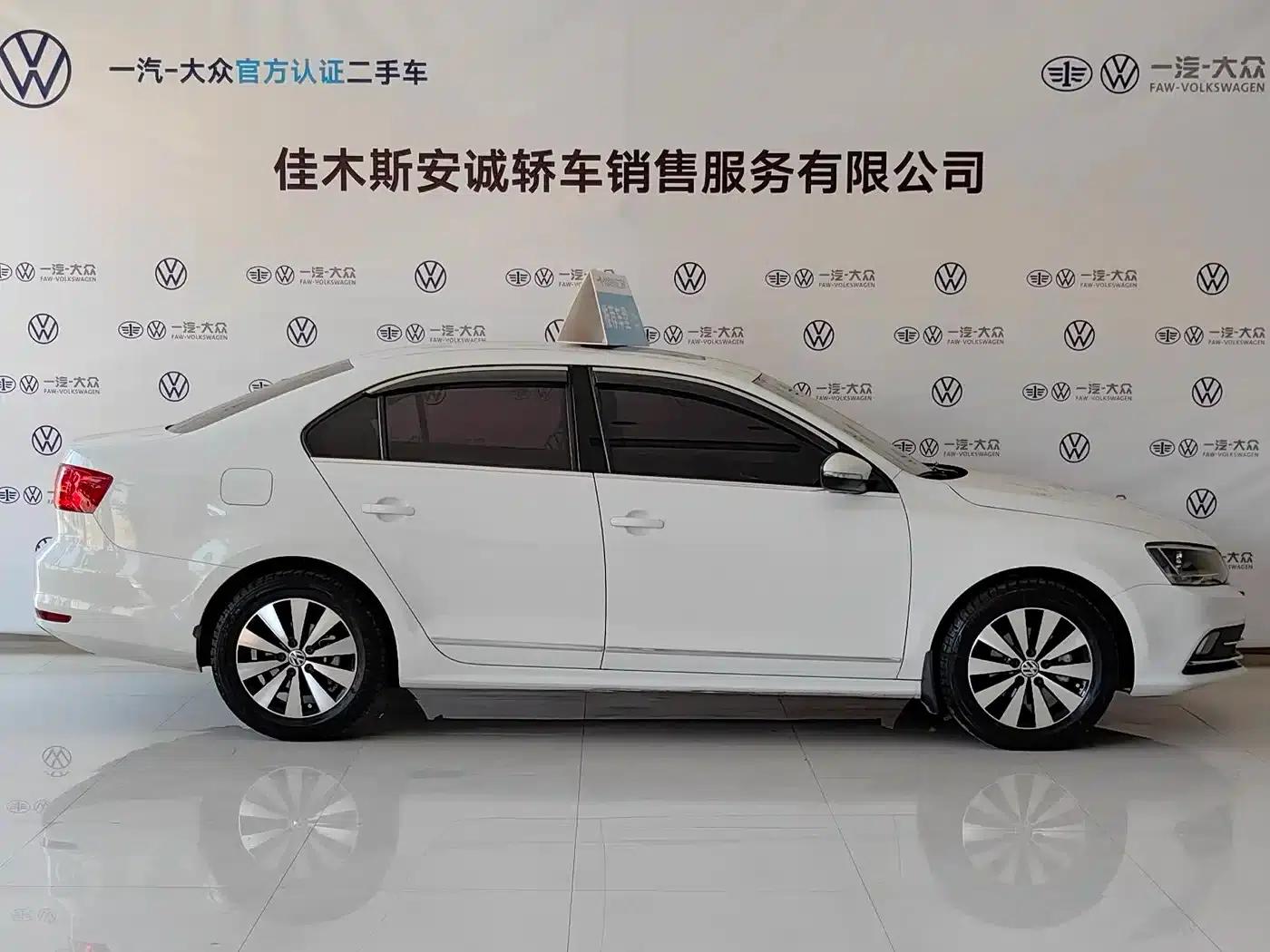 2017 Volkswagen Sagitar 1.6L Automatic Comfort Edition — миниатюра 4