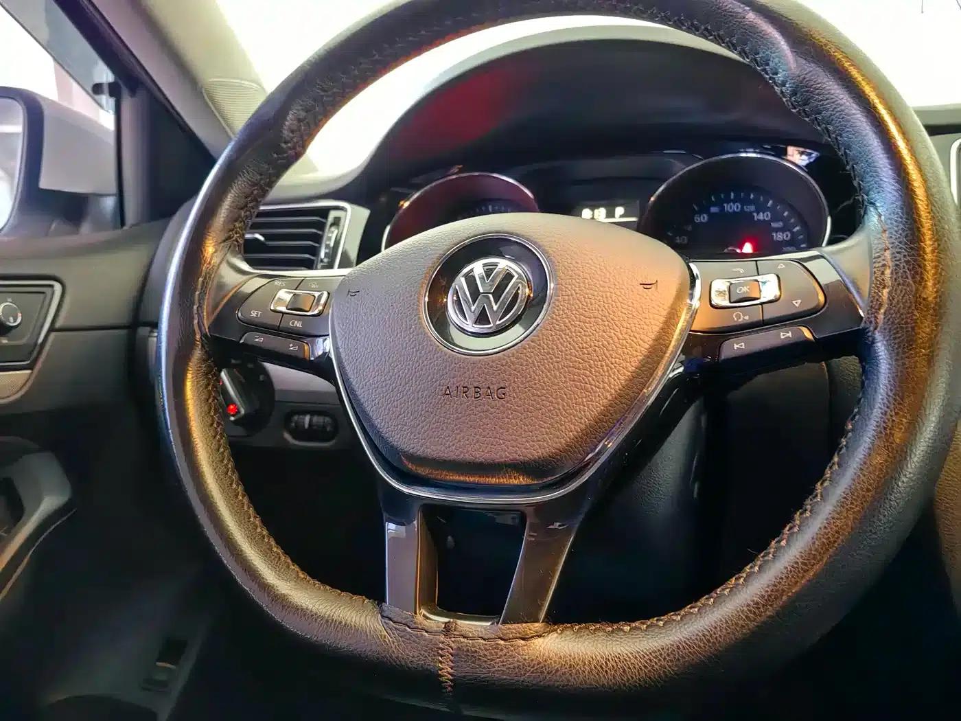 2017 Volkswagen Sagitar 1.6L Automatic Comfort Edition — миниатюра 7