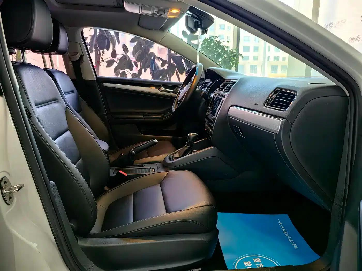 2017 Volkswagen Sagitar 1.6L Automatic Comfort Edition — миниатюра 9