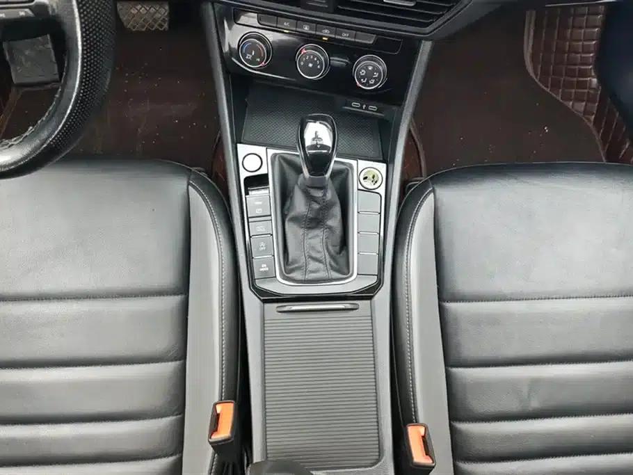 2022 Volkswagen Sagitar 280TSI DSG Super Edition — миниатюра 16