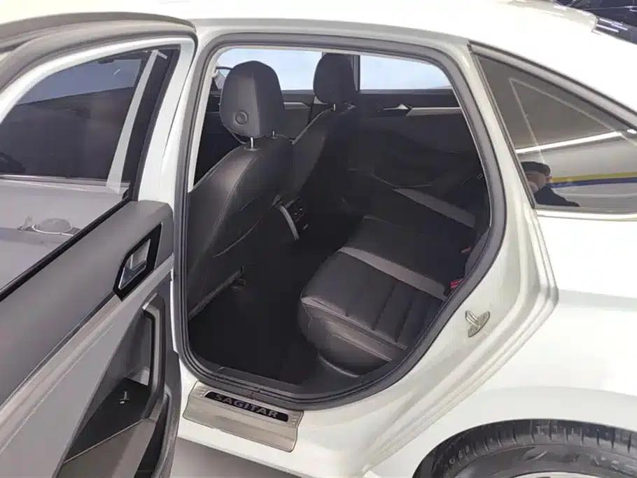 2022 Volkswagen Sagitar 280TSI DSG Flying Edition — миниатюра 11