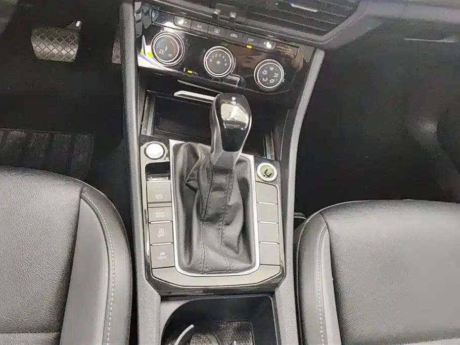 2022 Volkswagen Sagitar 280TSI DSG Flying Edition — миниатюра 16