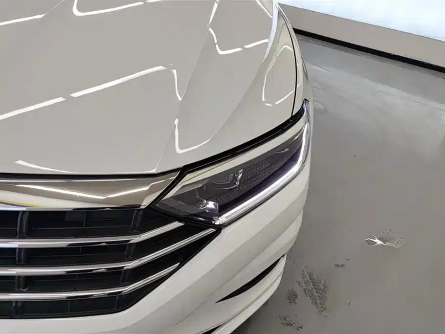2022 Volkswagen Sagitar 280TSI DSG Flying Edition — миниатюра 5