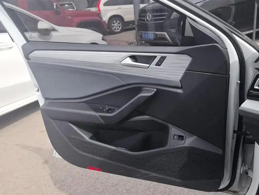 2023 Volkswagen Sagitar 300TSI DSG Super Edition — миниатюра 7