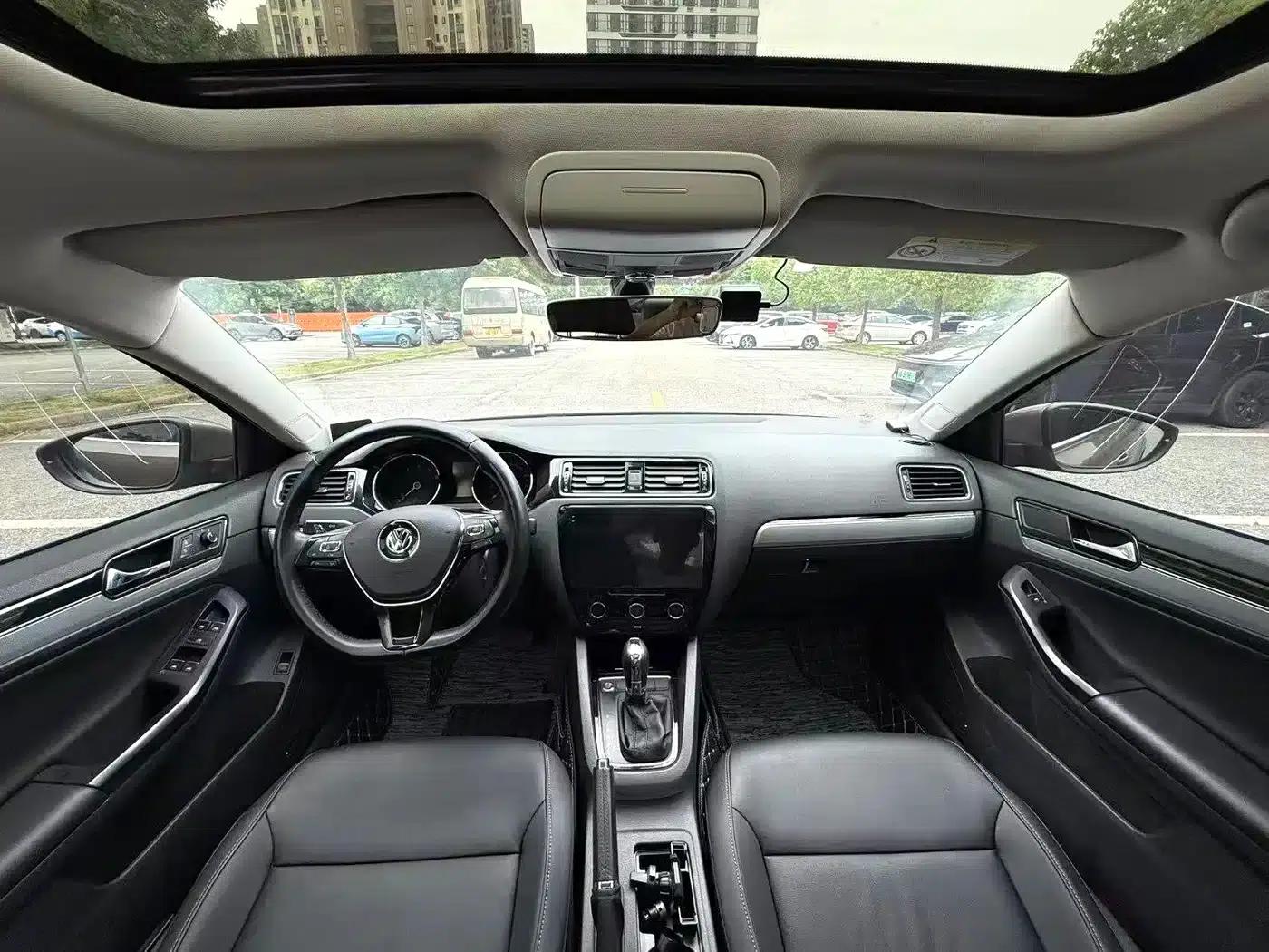 2018 Volkswagen Sagitar 1.6L Automatic Comfort Model — миниатюра 6