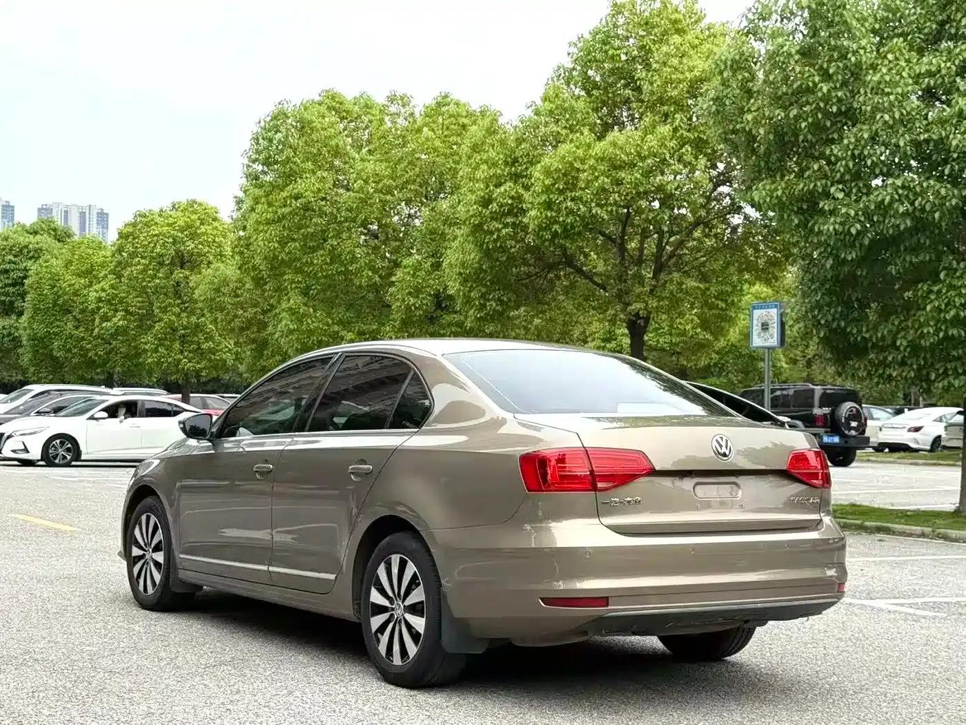 2018 Volkswagen Sagitar 1.6L Automatic Comfort Model — миниатюра 8