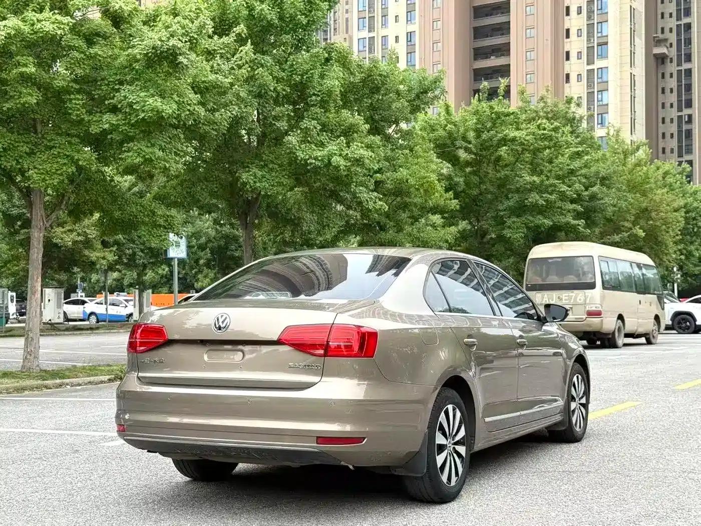 2018 Volkswagen Sagitar 1.6L Automatic Comfort Model — миниатюра 9