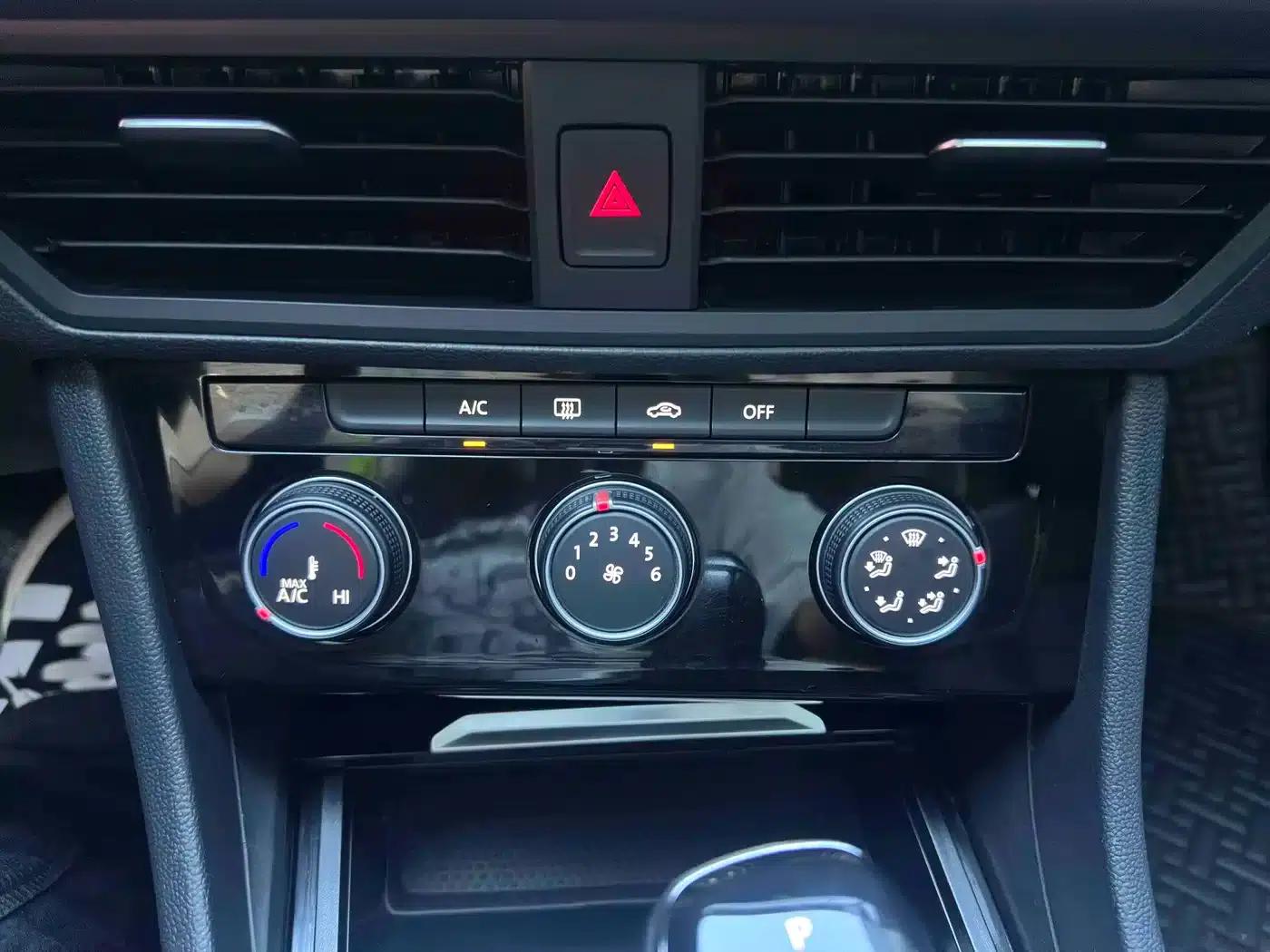 2022 Volkswagen Sagitar 280TSI DSG Super Edition — миниатюра 14