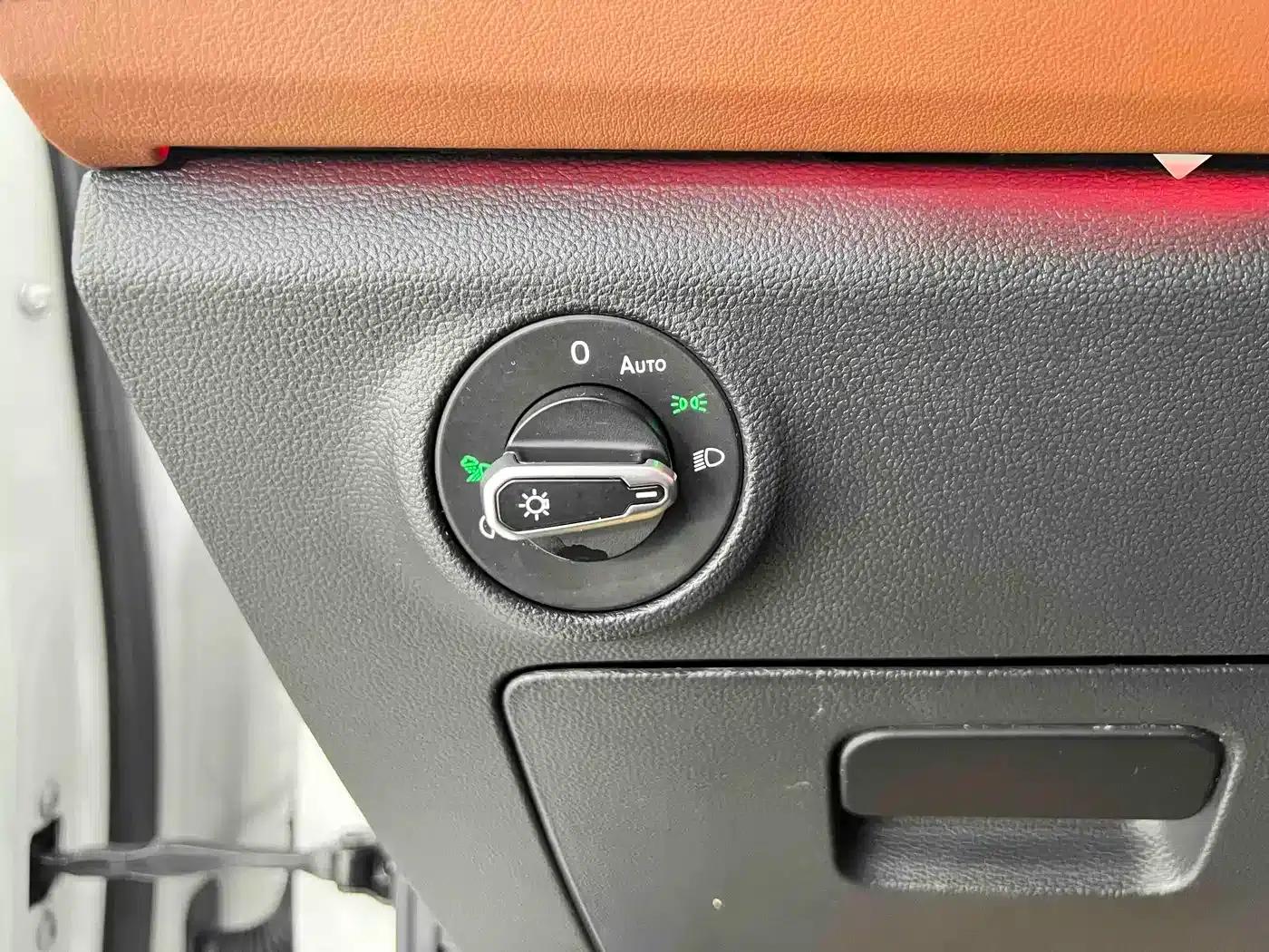 2023 Volkswagen Sagitar 280TSI DSG Beyond Plus Edition — миниатюра 10