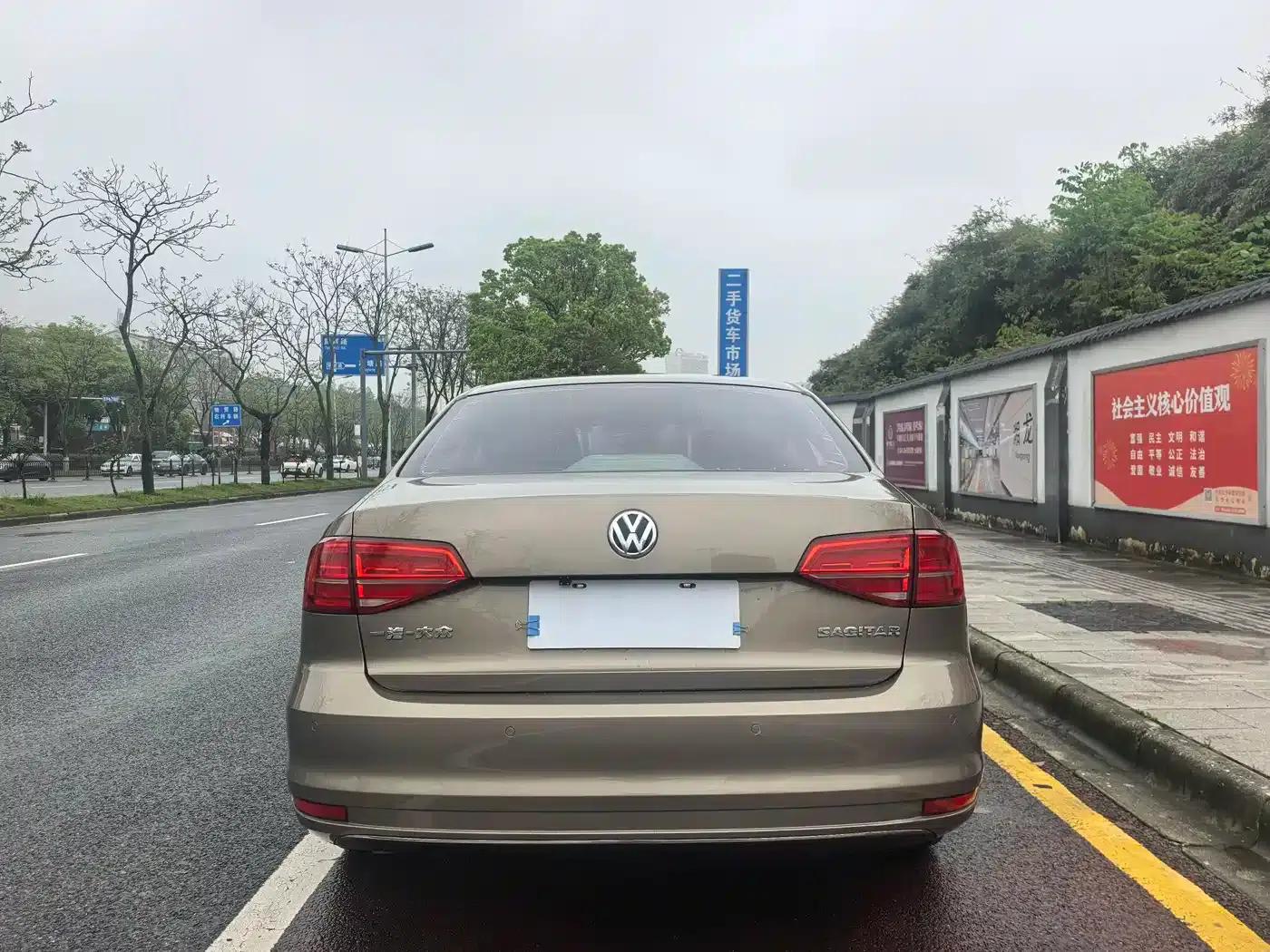 2018 Volkswagen Sagitar 1.6L Automatic Comfort Model — миниатюра 19