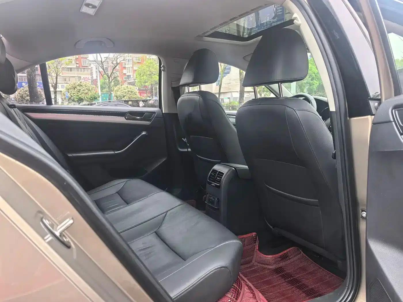 2018 Volkswagen Sagitar 1.6L Automatic Comfort Model — миниатюра 10