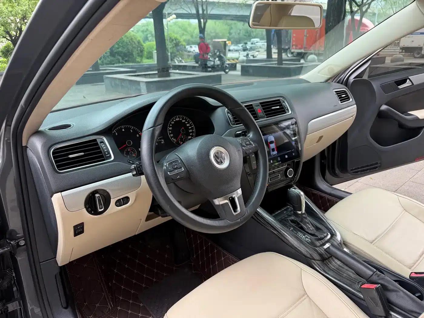 2012 Volkswagen Sagitar 1.4TSI Automatic Luxury — миниатюра 12