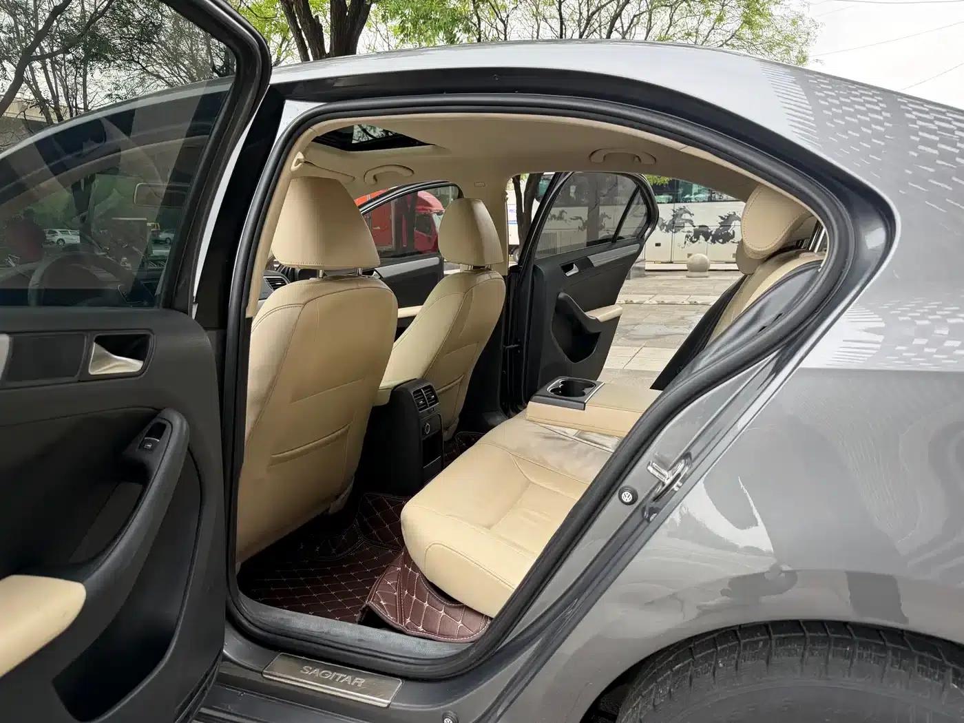 2012 Volkswagen Sagitar 1.4TSI Automatic Luxury — миниатюра 15